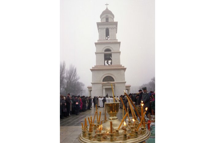 16 января 1998 года. Освящение колокольни столичного Кафедрального собора Рождества Христова