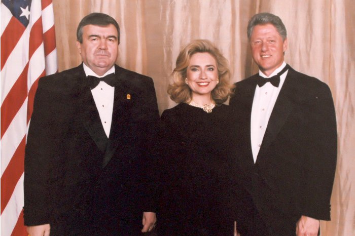 30 January 1995. President of Moldova Mircea Snegur meets President of United State Bill Clinton 