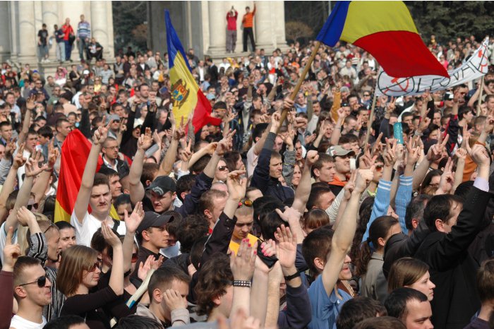 7 April 2009. Large, devastating, very strange protest takes place in Chisinau
