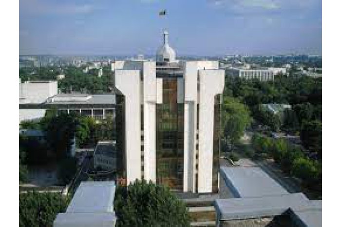 Adventure of presidential institution in Moldova  