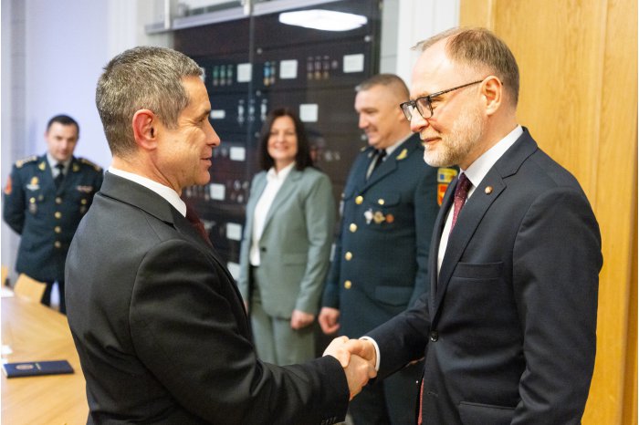 В Риге обсуждалось молдавско-латвийское сотрудничество в военной сфере