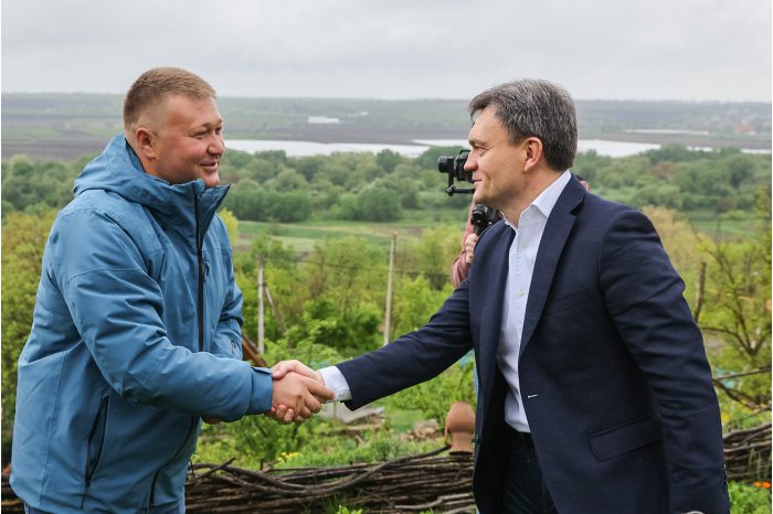 Prime Minister encouraged development of tourism potential in settlements along Dniester River