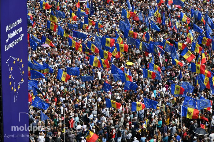 Pe 20 octombrie cetățenii vor fi așteptați la referendumului privind aderarea R. Moldova la UE