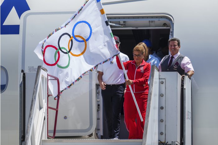 Drapelul olimpic a fost predat de organizatorii Jocurilor Olimpice  de la Paris omologilor americani