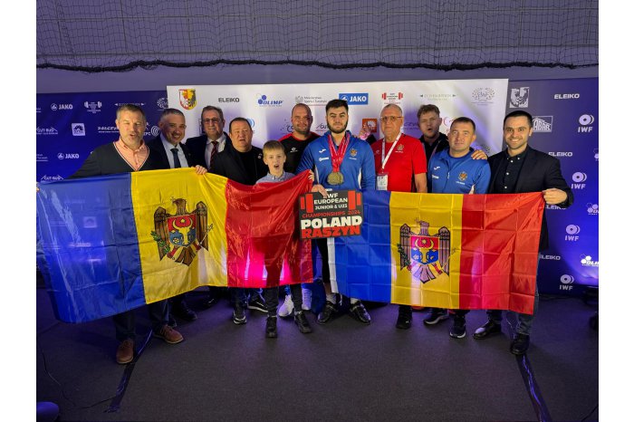 Moldovan national weight-lifting team wins 16 meda