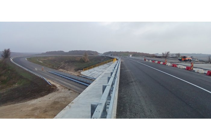 GUVERNUL CONSTRUIEŞTE: Reparaţia nodului rutier de pe drumul M3 Chișinău – Comrat – Giurgiulești – frontiera cu România este aproape de finalizare