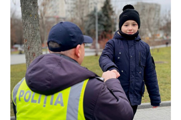 Polițiștii au prezentat recomandări pentru părinți și copii privind respectarea măsurilor de siguranță în timpul vacanței