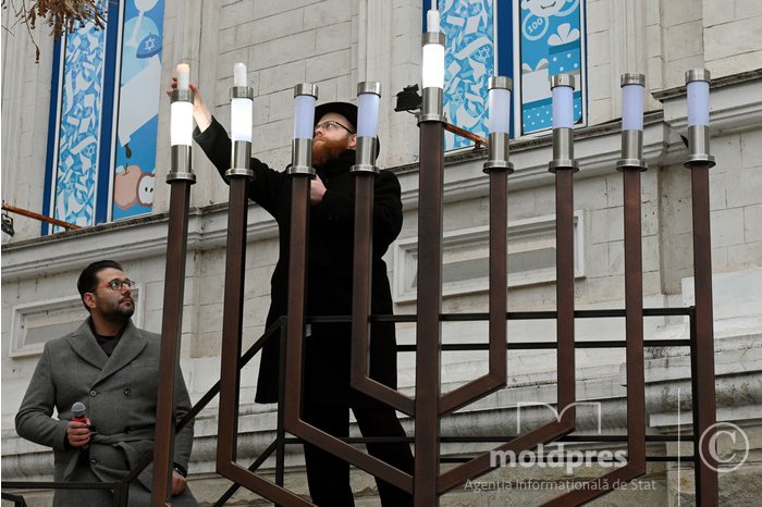 Jewish community of Moldova marks lighting of Hanu