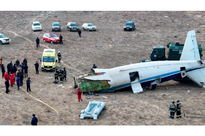 Cutiile negre ale avionului din Azerbaidjan prăbuşit, recuperate