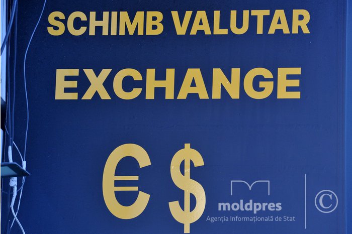 Curs valutar anunțat de BNM: Euro și dolarul continuă să crească