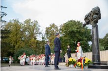 Depuneri de flori la monumentul „Maica Îndurerată” de la Complexul Memorial „Eternitate” cu ocazia Zilei Independenței Republicii Moldova '